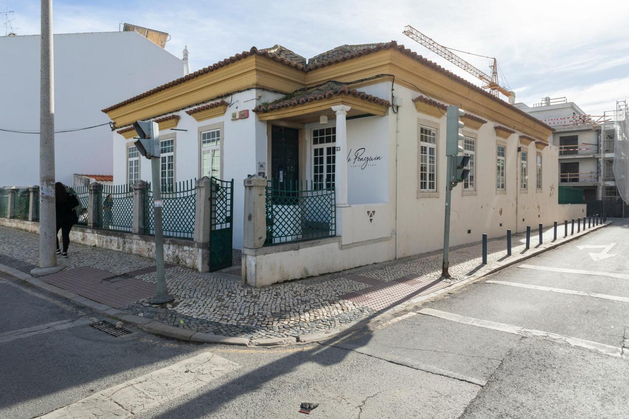 Le Penguin Hostel ファロ エクステリア 写真