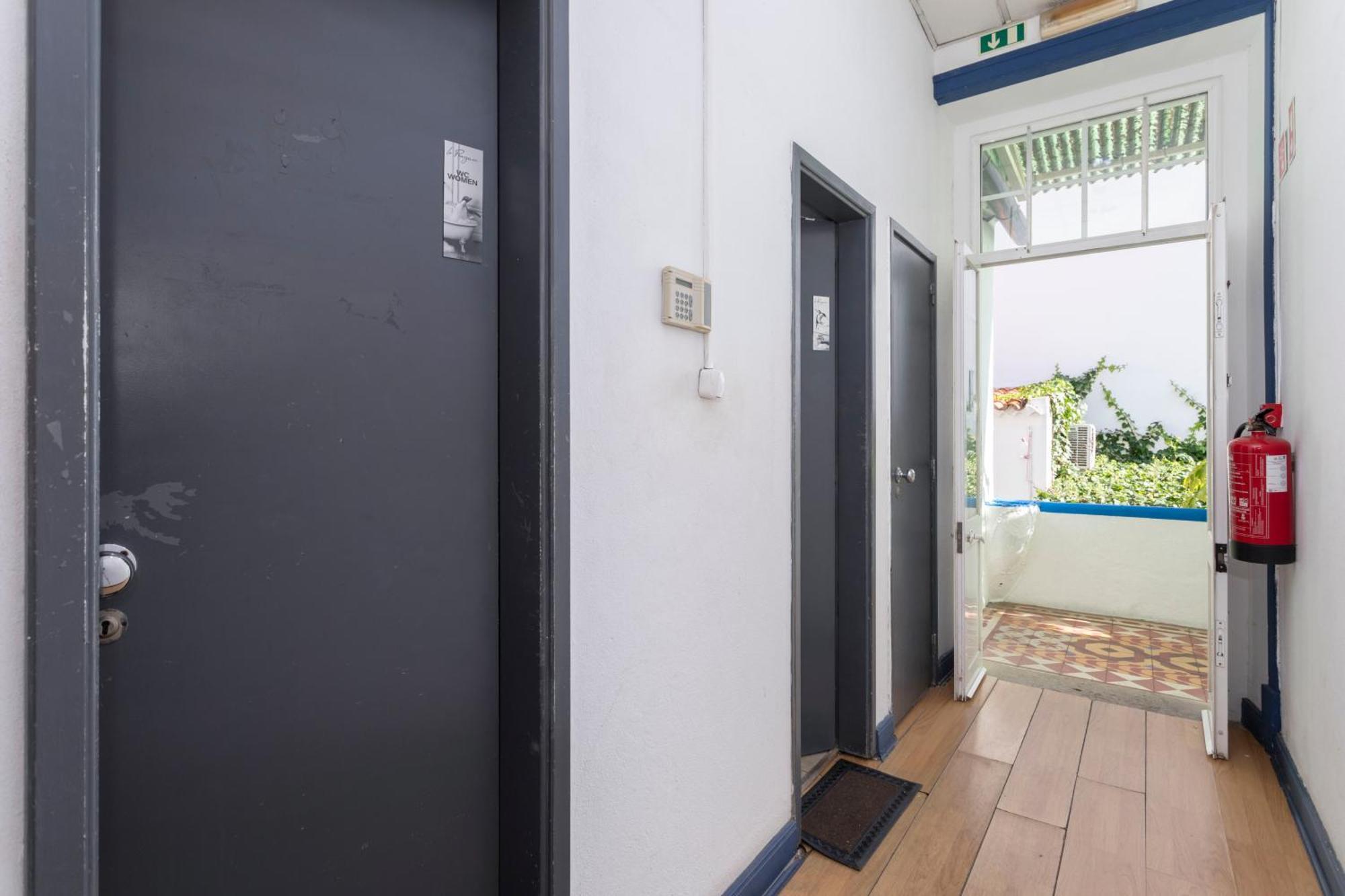 Le Penguin Hostel ファロ エクステリア 写真
