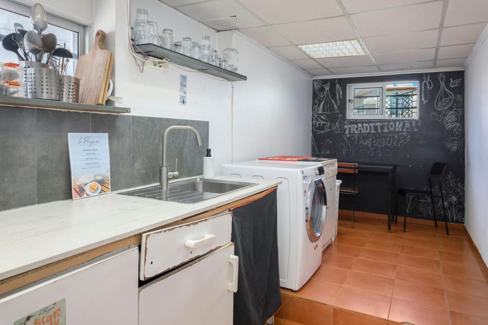 Le Penguin Hostel ファロ エクステリア 写真